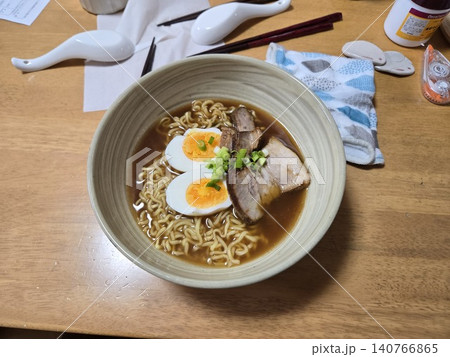 手作りのおうちごはん 自家製チャーシューの醤油ラーメン 手作りのおうちごはん 自家製チャーシューの醤油ラーメン 140766865