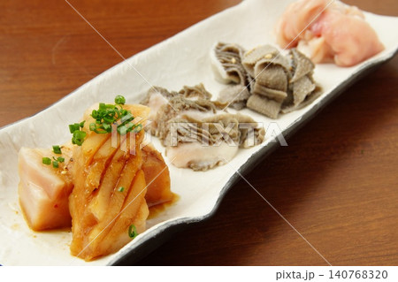 ホルモン盛合せ 140768320