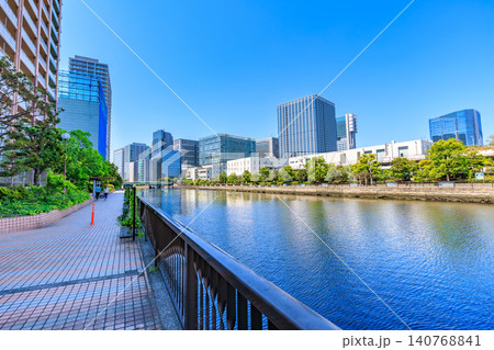 東京 港区港南の都市風景 高浜運河遊歩道 東京 港区港南の都市風景 高浜運河遊歩道 140768841