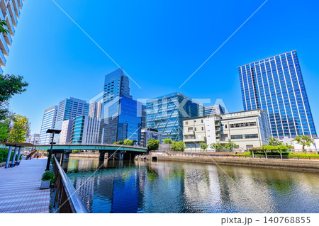 東京 港区港南の都市風景 高浜運河遊歩道 東京 港区港南の都市風景 高浜運河遊歩道 140768855