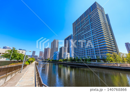 東京 港区港南の都市風景 高浜運河遊歩道 東京 港区港南の都市風景 高浜運河遊歩道 140768866