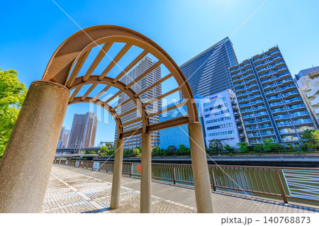 東京 港区港南の都市風景 高浜運河遊歩道 東京 港区港南の都市風景 高浜運河遊歩道 140768873