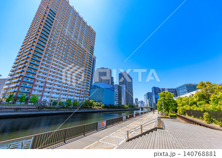 東京 港区港南の都市風景 高浜運河遊歩道 東京 港区港南の都市風景 高浜運河遊歩道 140768881