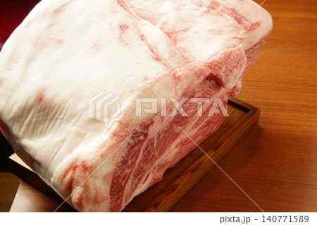 和牛ブロック肉 140771589
