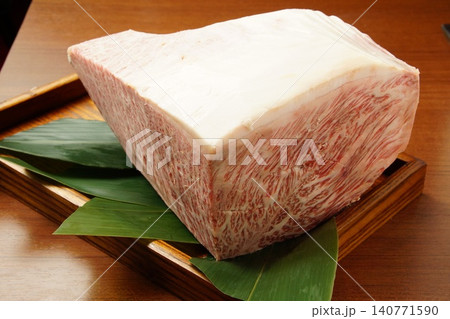 和牛ブロック肉 140771590