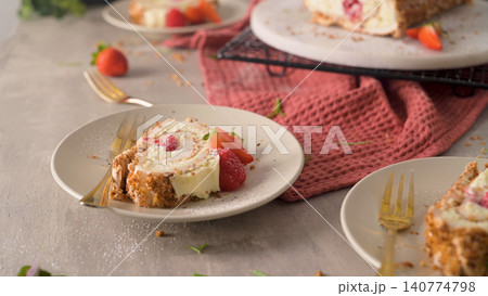 Slice of strawberry cake 140774798