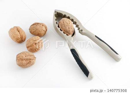 Walnuts 140775308