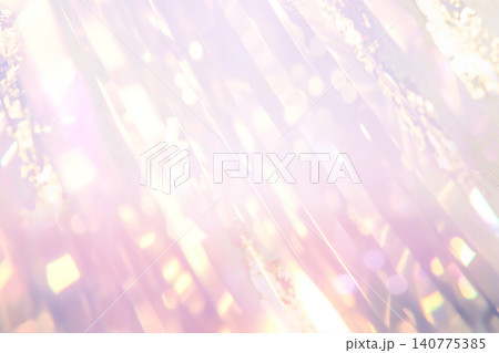 キラキラと輝くピンク色の幻想的な背景 キラキラと輝くピンク色の幻想的な背景 140775385