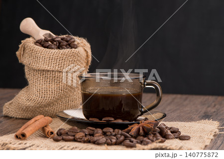Coffee cup with burlap sack 140775872