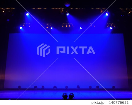 ブルーの照明 140776631