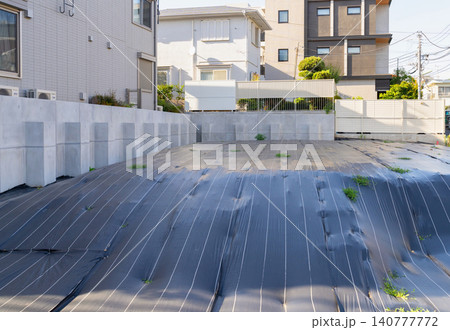 住宅地・基礎工事前の更地　傾斜地の盛土施工 140777772