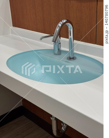 清潔な洗面台 / Modern Wash Basin 清潔な洗面台 / Modern Wash Basin 140780796