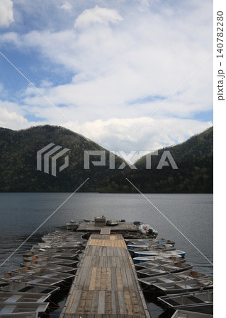 北海道鹿追町 然別湖のボート乗り場 北海道鹿追町 然別湖のボート乗り場 140782280