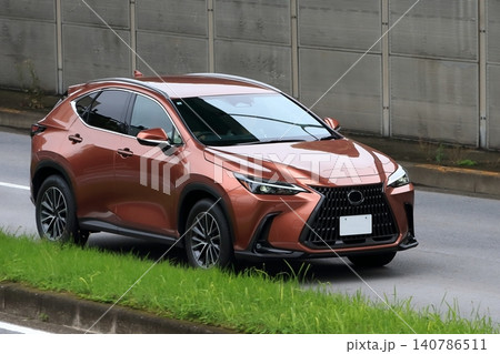 国産の高級SUV車両 140786511