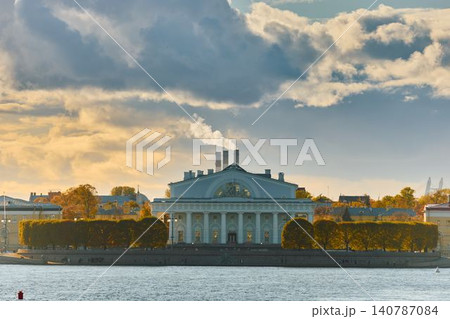 Russia, St.Petersburg, Old stock exchange building, pleasure boats in the Neva River at sunset, the drawbridge Palace, the cabinet of curiosities Museum, Rostral columns, shipyards Russia, St.Petersburg, Old stock exchange building, pleasure boats in the Neva River at sunset, the drawbridge Palace, the cabinet of curiosities Museum, Rostral columns, shipyards 140787084