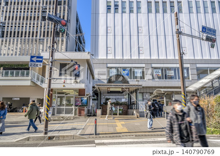 神奈川県小田原市の都市風景 小田原駅前とハルネ小田原入口 神奈川県小田原市の都市風景 小田原駅前とハルネ小田原入口 140790769