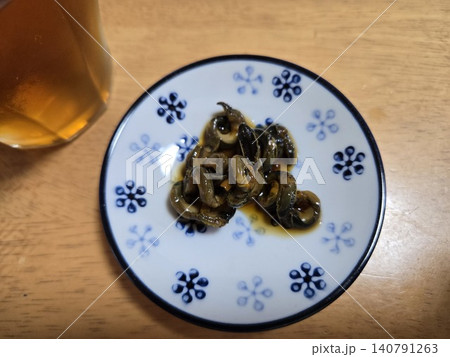 キサゴのむき身の醤油漬けで晩酌 140791263