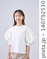 笑顔の日本人女性のスタジオポートレート 笑顔の日本人女性のスタジオポートレート 140792530