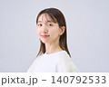 笑顔の日本人女性のスタジオポートレート 笑顔の日本人女性のスタジオポートレート 140792533