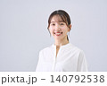 笑顔の日本人女性のスタジオポートレート 笑顔の日本人女性のスタジオポートレート 140792538