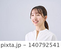 笑顔の日本人女性のスタジオポートレート 笑顔の日本人女性のスタジオポートレート 140792541