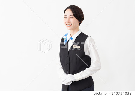 制服を着たアテンダントの女性　旅行イメージ 140794038