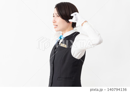 制服を着たアテンダントの女性 旅行イメージ 制服を着たアテンダントの女性 旅行イメージ 140794136
