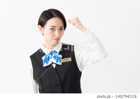 制服を着た受付係の女性　ジョブイメージ 140794319