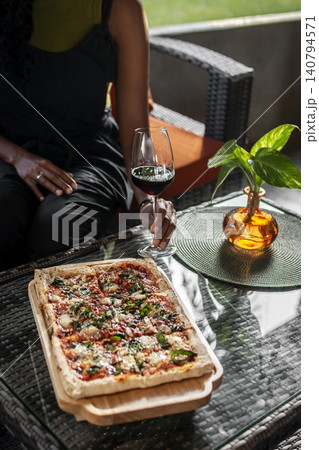 pinsa romana 140794571