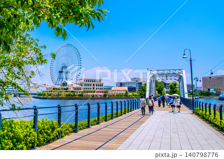 日本の横浜都市景観リニューアル…ボードウォーク改修工事終了。新緑に映える汽車道などを望む=6月12日 日本の横浜都市景観リニューアル…ボードウォーク改修工事終了。新緑に映える汽車道などを望む=6月12日 140798776