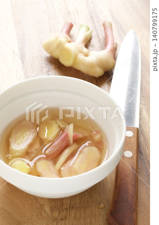 新生姜の甘酢漬け 140799175