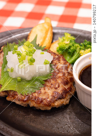美味しい和風おろしハンバーグ 140799217