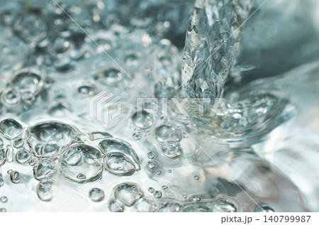 水・水面・波紋・泡・水柱・テクスチャ・背景素材 140799987