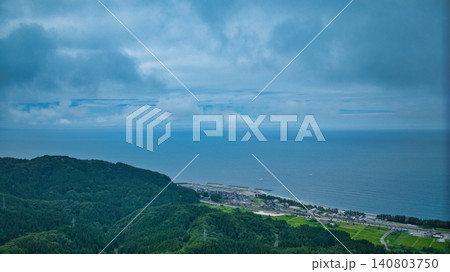 梅雨時の富山県朝日町宮崎地区周辺の様子 梅雨時の富山県朝日町宮崎地区周辺の様子 140803750