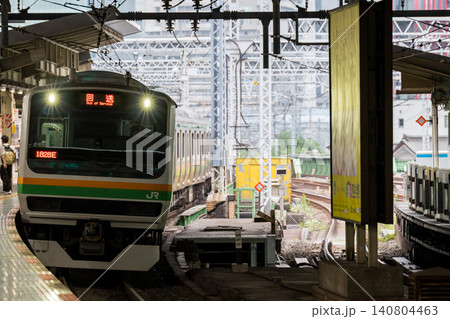 【東海道線】新橋駅を通過する回送列車 【東海道線】新橋駅を通過する回送列車 140804463