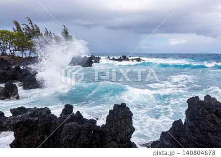 Rough ocean waves in Hawaii Rough ocean waves in Hawaii 140804878