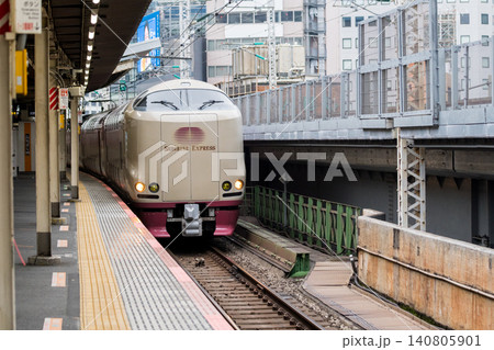 【東海道線】新橋駅を通過する回送列車 【東海道線】新橋駅を通過する回送列車 140805901