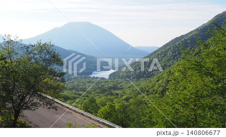 奥日光 湯ノ湖と男体山の朝 奥日光 湯ノ湖と男体山の朝 140806677