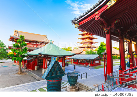 浅草寺 本堂前 朝景 浅草寺 本堂前 朝景 140807385
