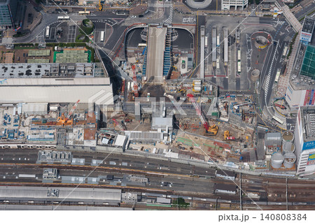 新宿駅解体・高層ビル工事現場の空撮俯瞰写真(2026年春) 新宿駅解体・高層ビル工事現場の空撮俯瞰写真(2026年春) 140808384