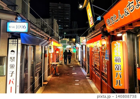 レトロな飲み屋街 レトロな飲み屋街 140808738