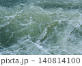 清流に打ち付ける波 140814100