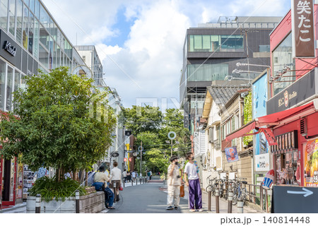 東京都渋谷区の都市風景 渋谷キャットストリートの街並み 東京都渋谷区の都市風景 渋谷キャットストリートの街並み 140814448