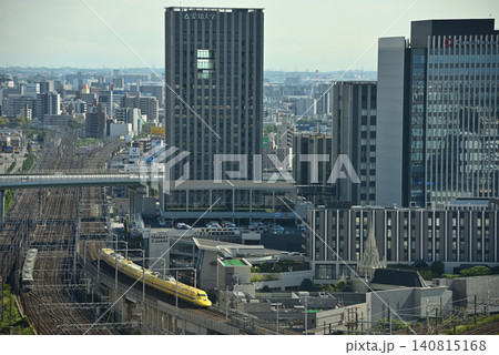 名古屋駅周辺を俯瞰した都市景観とドクターイエロー923形 名古屋駅周辺を俯瞰した都市景観とドクターイエロー923形 140815168
