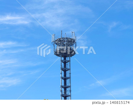 通信イメージ プラチナバンド (電波塔:基地局) 通信イメージ プラチナバンド (電波塔:基地局) 140815174