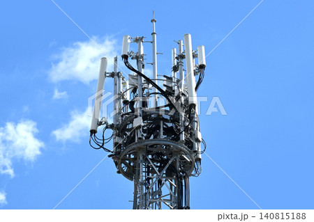 通信イメージ プラチナバンド (電波塔:基地局) 通信イメージ プラチナバンド (電波塔:基地局) 140815188
