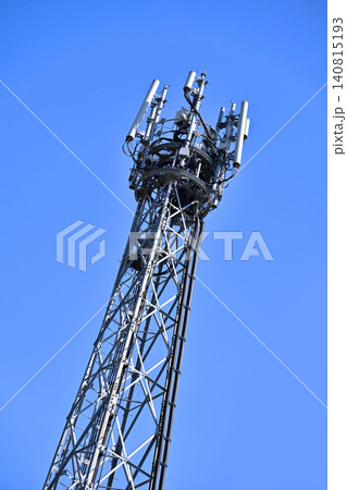 通信イメージ　プラチナバンド　（電波塔:基地局） 140815193