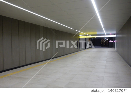 渋谷駅前の再開発の地下街の地下通路 140817074