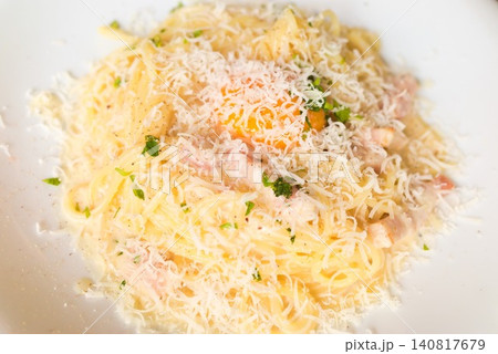 カフェメニューやレシピに使えるカルボナーラ風パスタの写真素材 140817679