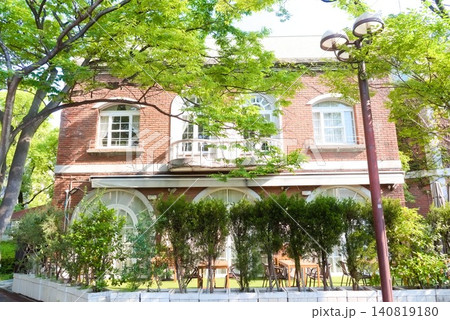 街歩きや観光イメージに使える赤レンガの洋館風建築写真素材 街歩きや観光イメージに使える赤レンガの洋館風建築写真素材 140819180